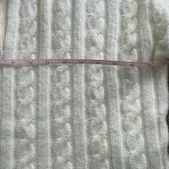 Abercrombie & Fitch Cream Cable Knit Sweater - Picture 5 of 6